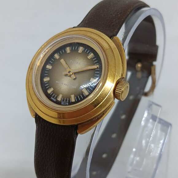 VINTAGE Timex Women's 28mm Manual Wind Gold Tone Watch - Picture 1 of 12